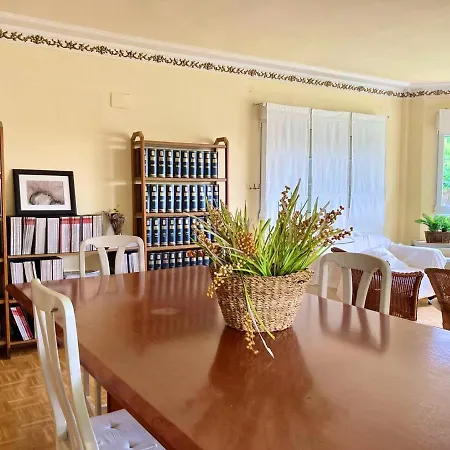 Charming House In Bastian * Raices Nuevo