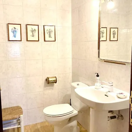 Charming House In Bastian