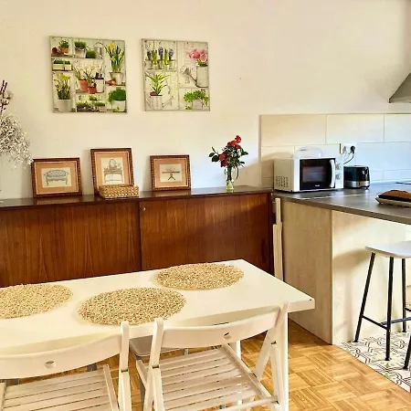 Charming House In Bastian